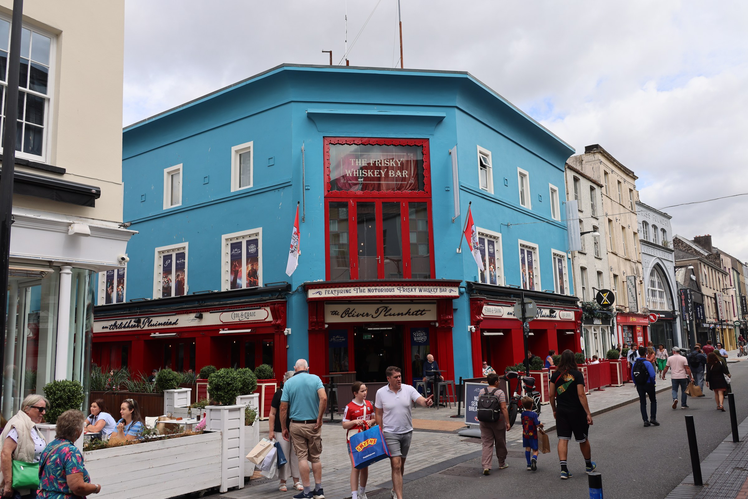 Oliver Plunkett Street, Frisky Whiskey