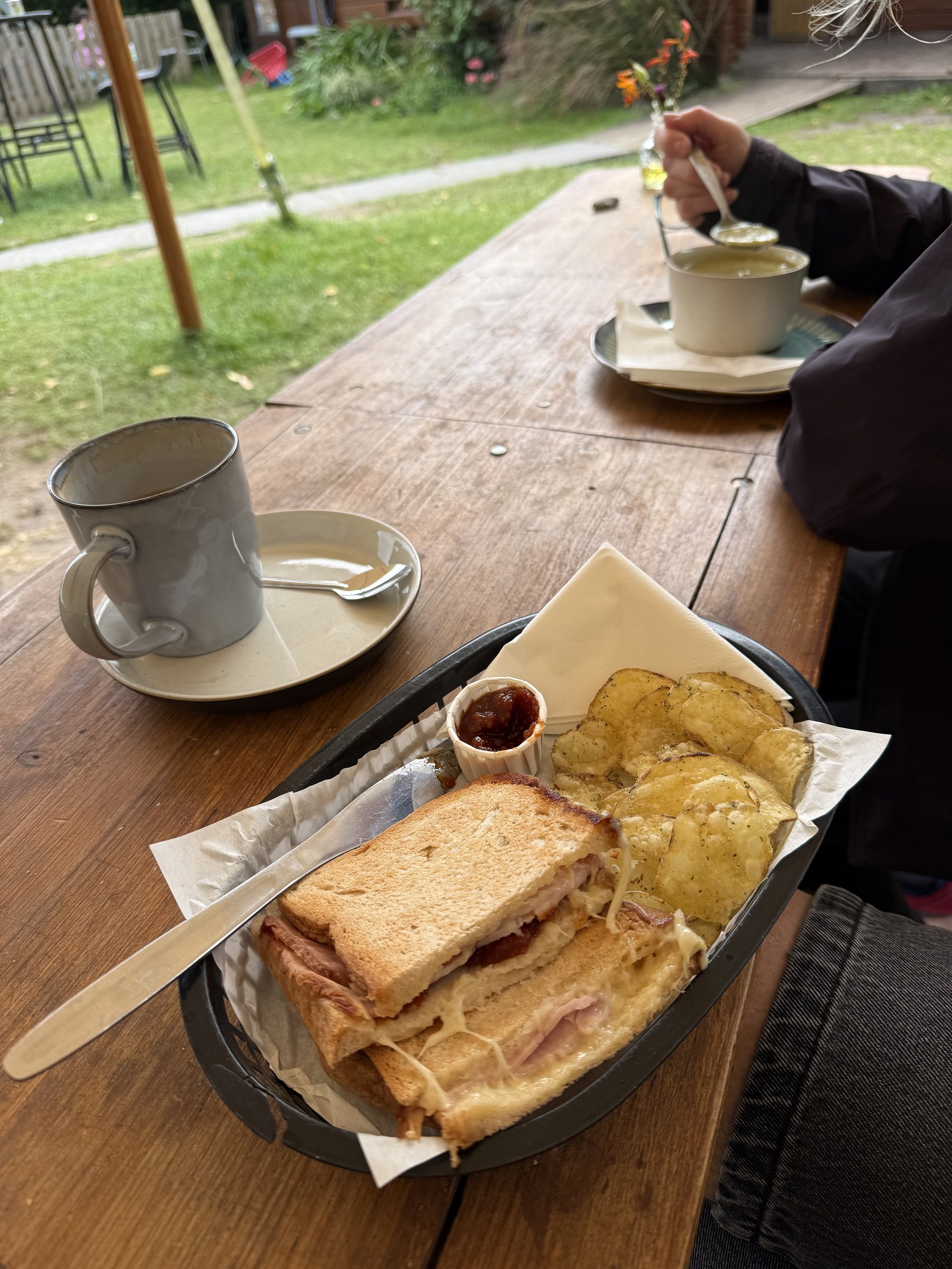 Toasties, soup and coffee at the Ballinskelligs beach café